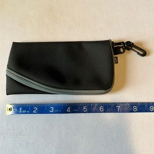 Tom Bihn ghost whale organizer pouch small black with northwest sky color zipper